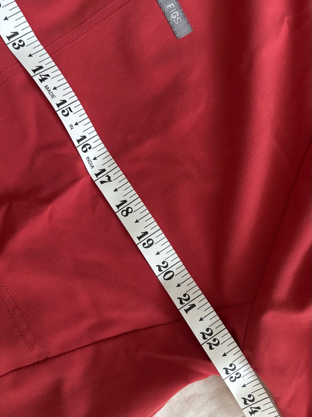 FIGS Performance Jacket Raspberry Sorbet Size Medium - Picture 13 of 15